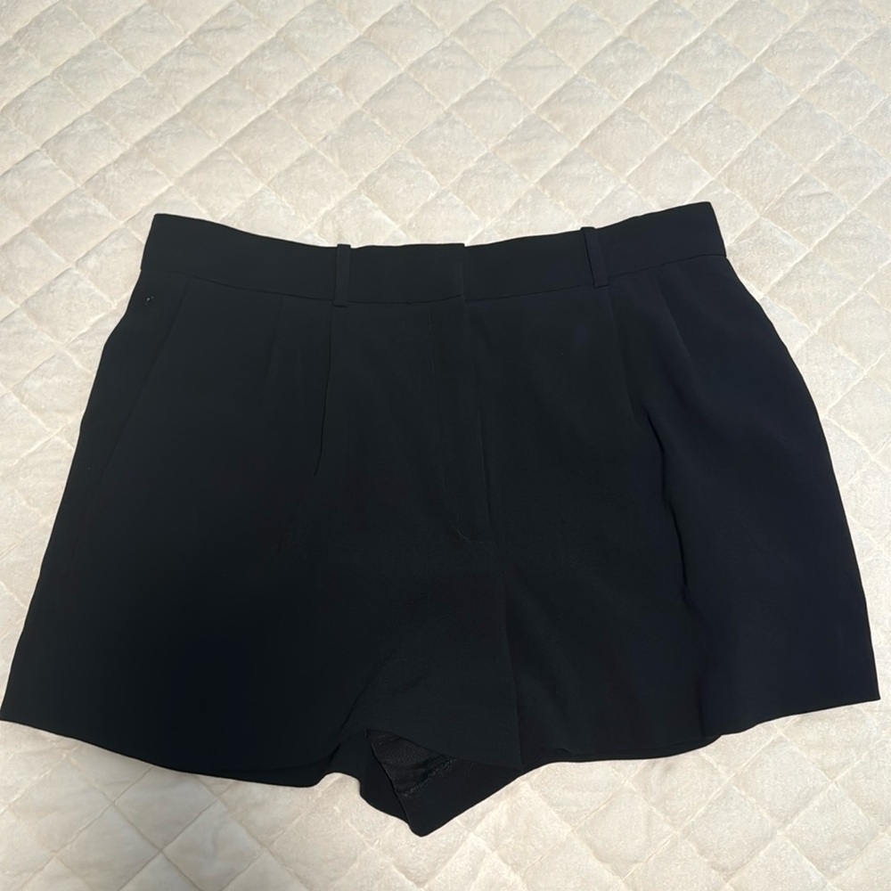 Aritzia babaton shorts